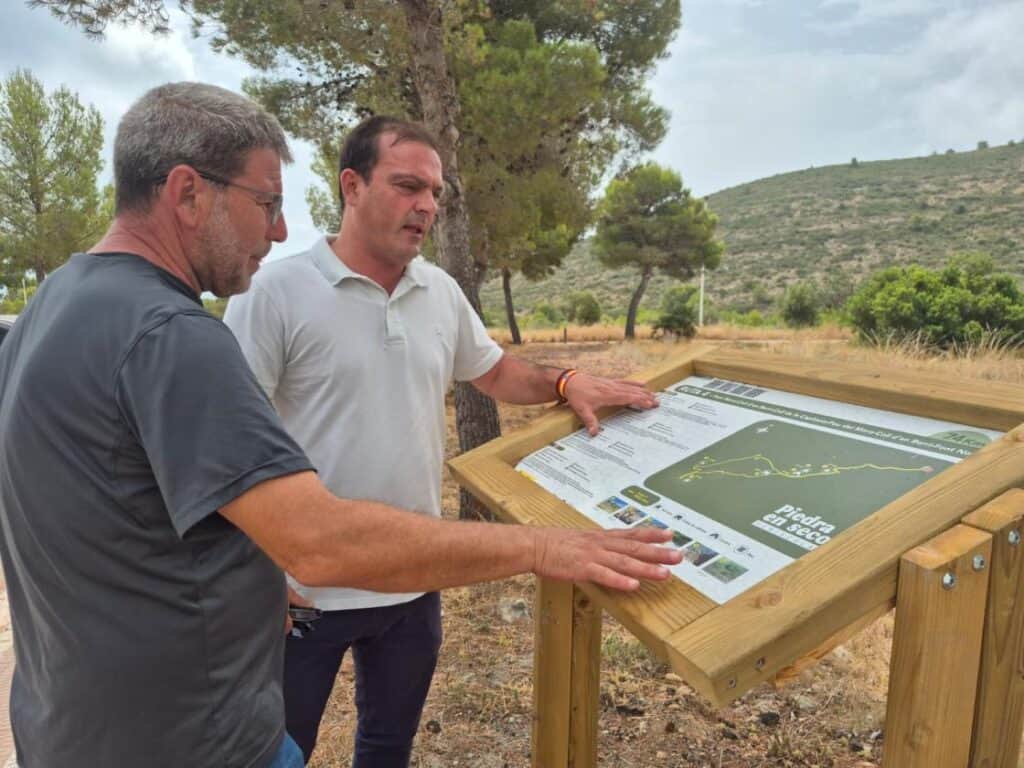 Peñíscola señaliza cinco rutas para descubrir su patrimonio de piedra en seco