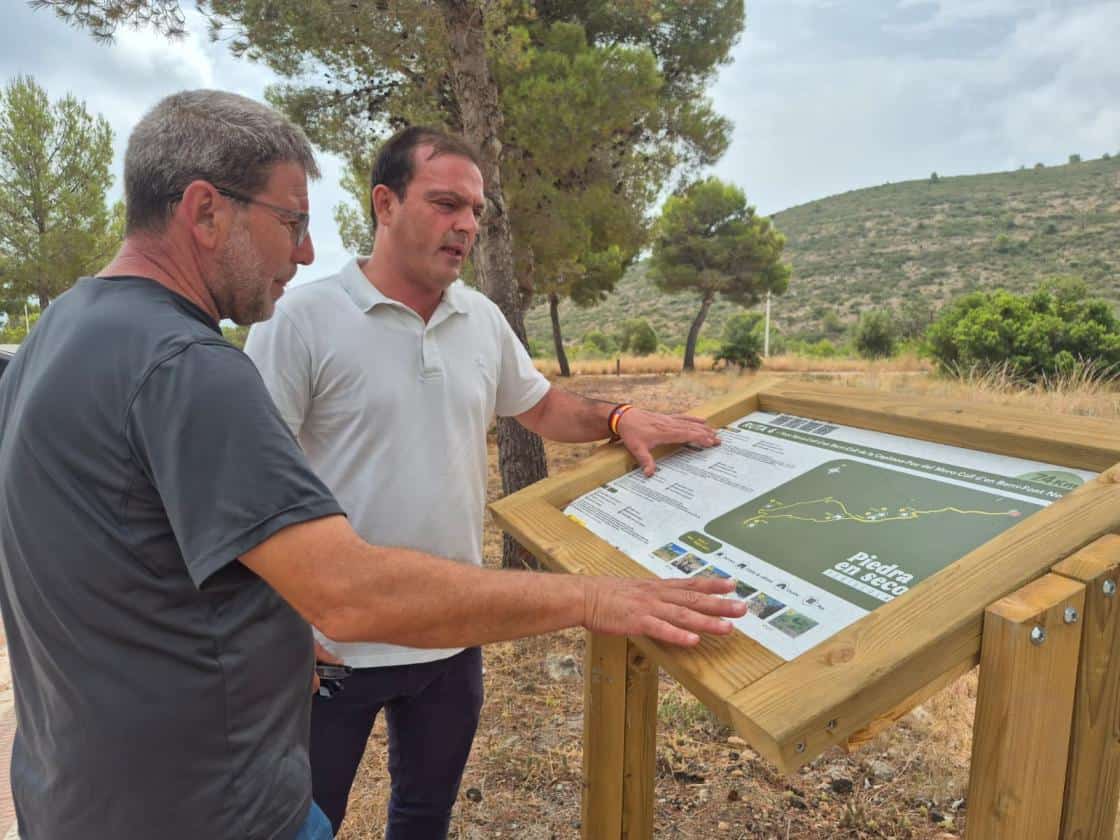 Peñíscola señaliza cinco rutas para descubrir su patrimonio de piedra en seco