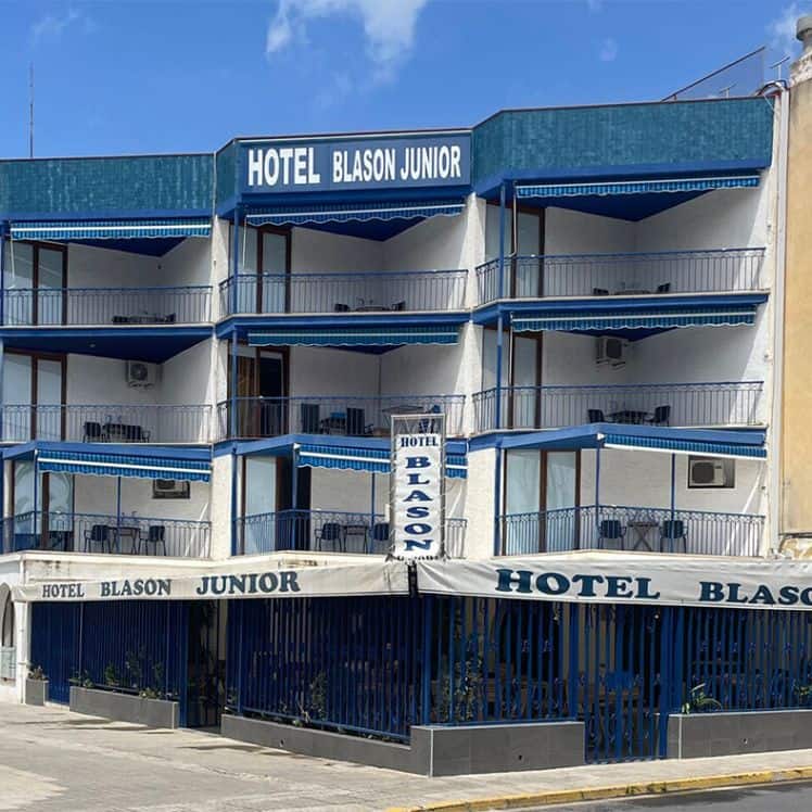 Blasón Junior