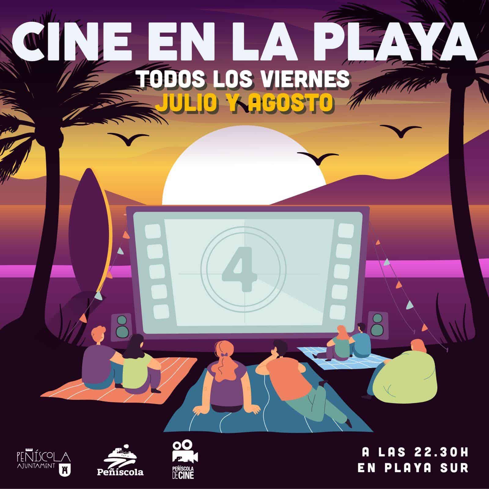 Proyección de cine en la playa de Peñíscola durante verano.