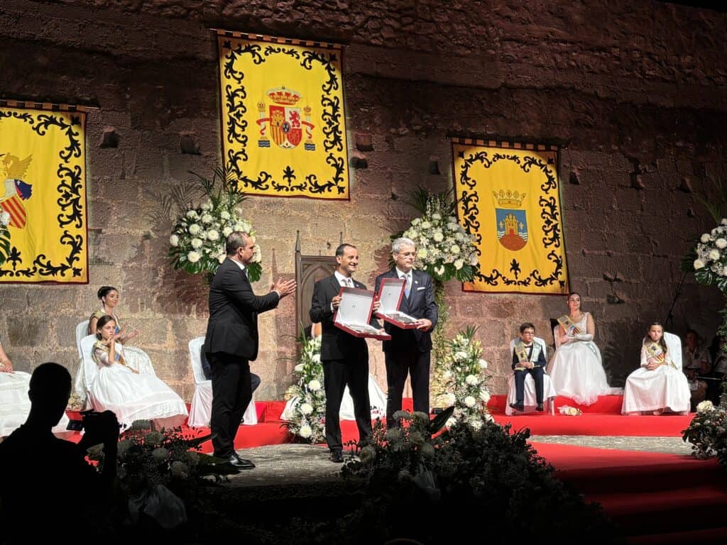 Carla Colom, nueva Reina de las Fiestas de Peñíscola 2026 en una noche de emoción en el Parque de Artillería